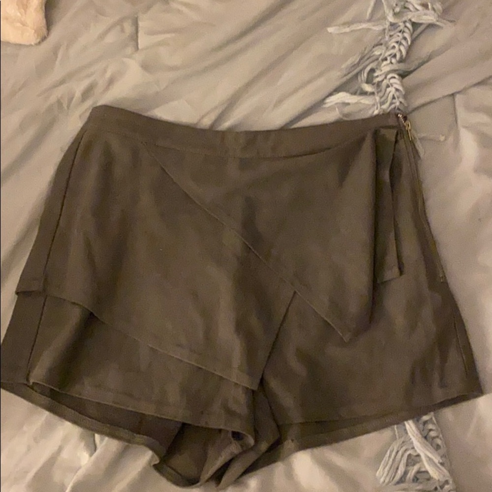 Grey suede skort